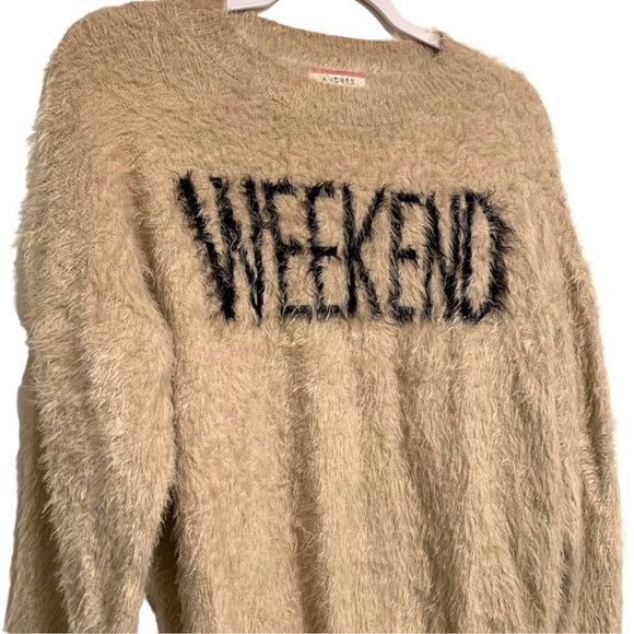 ANDREE BY UNIT Cream Black Fuzzy Crew Neck Sweater - Picture 1 of 5